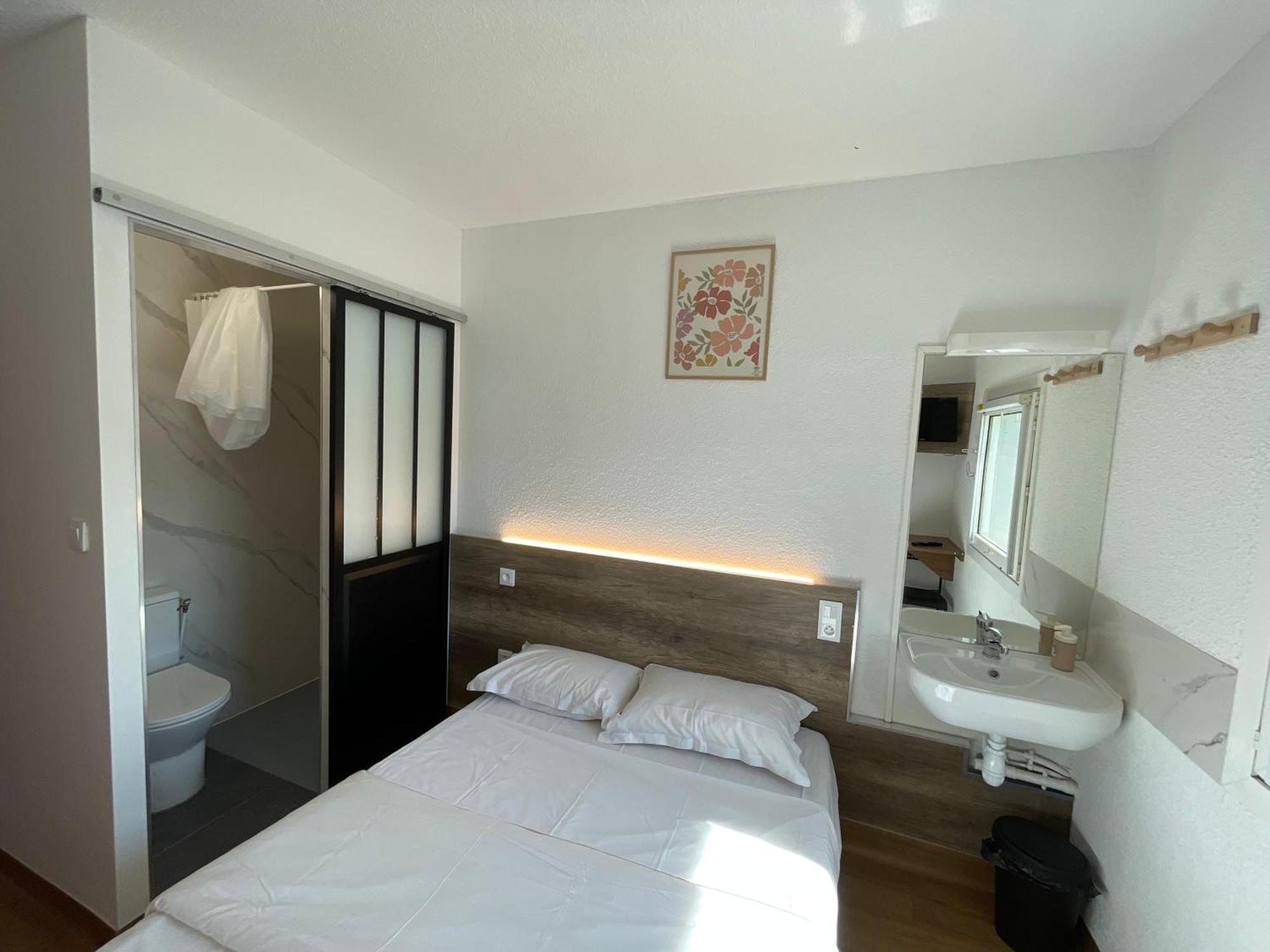 Hotel Thania 프롱티냥 외부 사진
