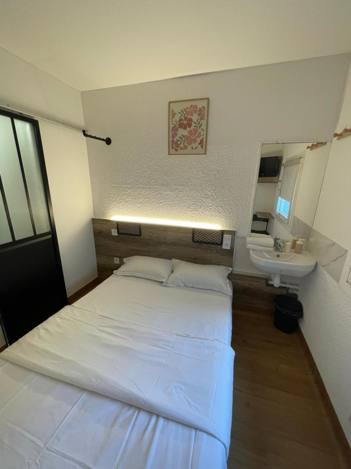 Hotel Thania 프롱티냥 외부 사진